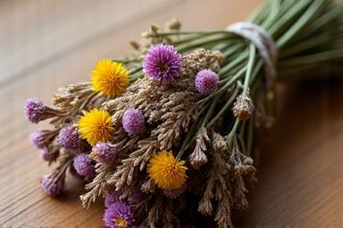 प्राकृतिक रंगों वाले ड्राइड फ्लॉवर DIY क्राफ्ट बंडल